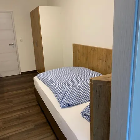 Pension Deckenpfronn Guest house