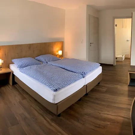 Pension Deckenpfronn Guest house *